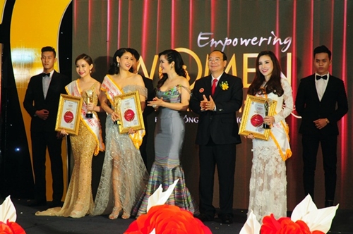 Các người đẹp được vinh danh trong Lễ trao giải