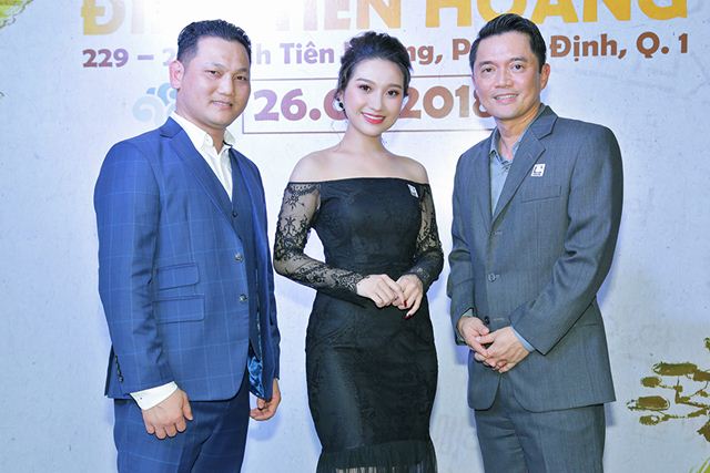 Cao Mỹ Kim sang trọng nhưng không kém phần gợi cảm đi dự sự kiện