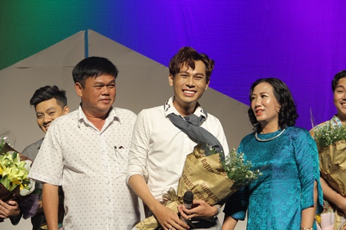 Bảo Nguyên nhận được nhiều tình cảm của khán giả sau khi hoàn thành vở diễn tốt nghiệp