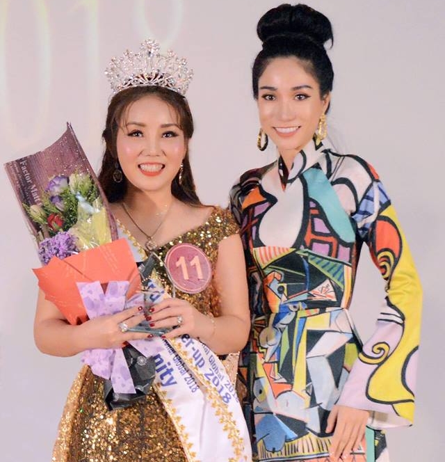 Niềm vui khi nhận cúp đúp Hoa hậu cộng đồng và Á hậu cuộc thi Miss & Mrs International Global 2018