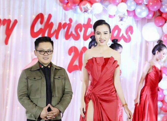 Hoa hậu Trần Ngọc Châu biểu diễn vedete trong chương trình. Cô cũng là gương mặt đồng hành cùng thương hiệu thời trang của NTK Thiệu Vy