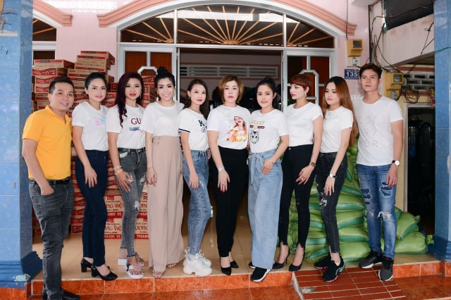 Hoa hậu Châu Mai Thảo cùng Mr Trường Nguyên và các Tân Hoa hậu, Á hậu về Cần Thơ phát quà cho bà con nghèo