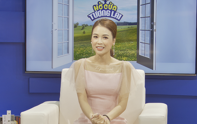 Hotgirl Sam lần đầu tham gia Mở cửa tương lai