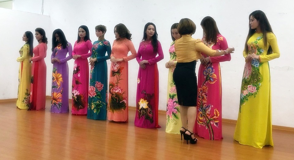 Ao dai CMT 11