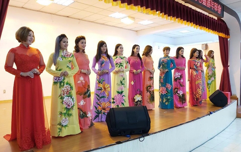 Ao dai CMT 6