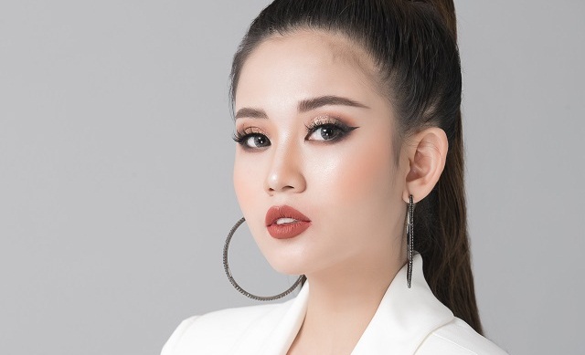CEO Hoài Thương
