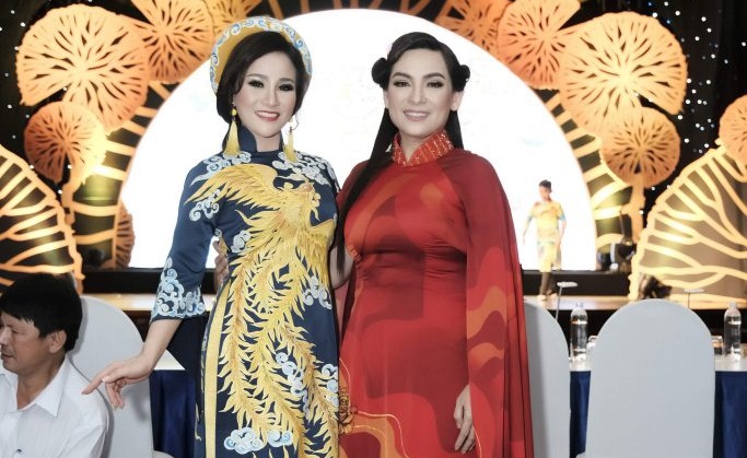 Hoa hậu Nguyễn Lan Vy và ca sĩ Phi Nhung