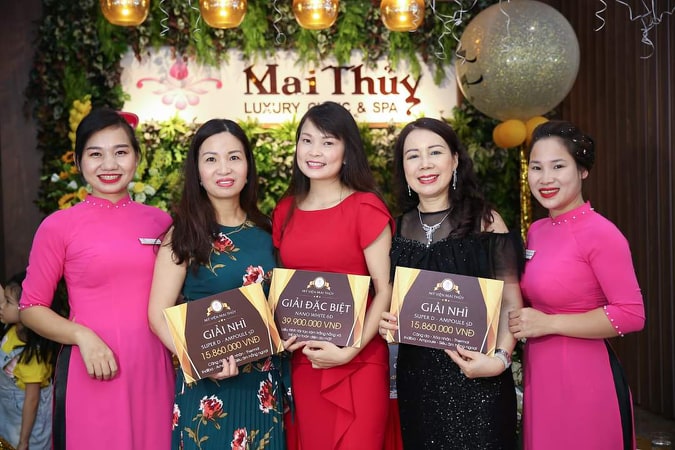 Mỹ viện Mai Thủy tặng quà tri ân khách hàng thân thiết