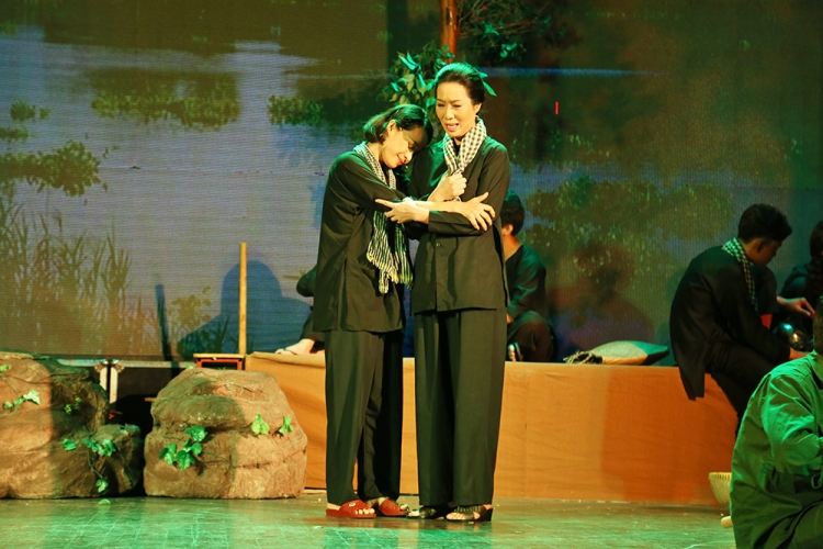 Cảnh trong vở Rặng trâm bầu