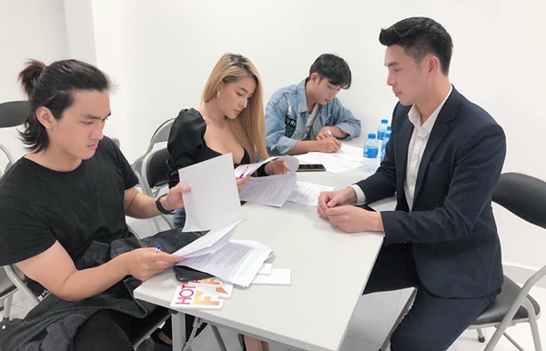 Á Vương Hoàng Phi Kha - gương mặt đại sứ có sức ảnh hưởng với các hotface