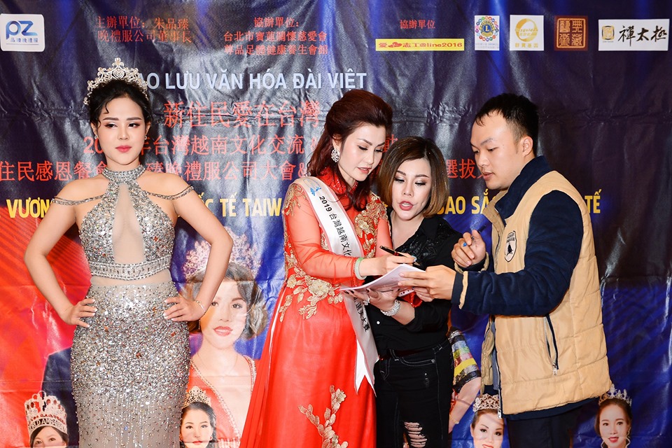 A hau Nguyen My Linh 4