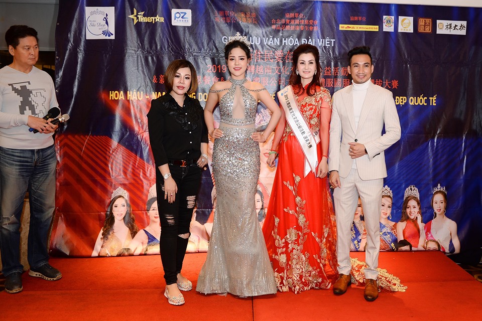 A hau Nguyen My Linh 6