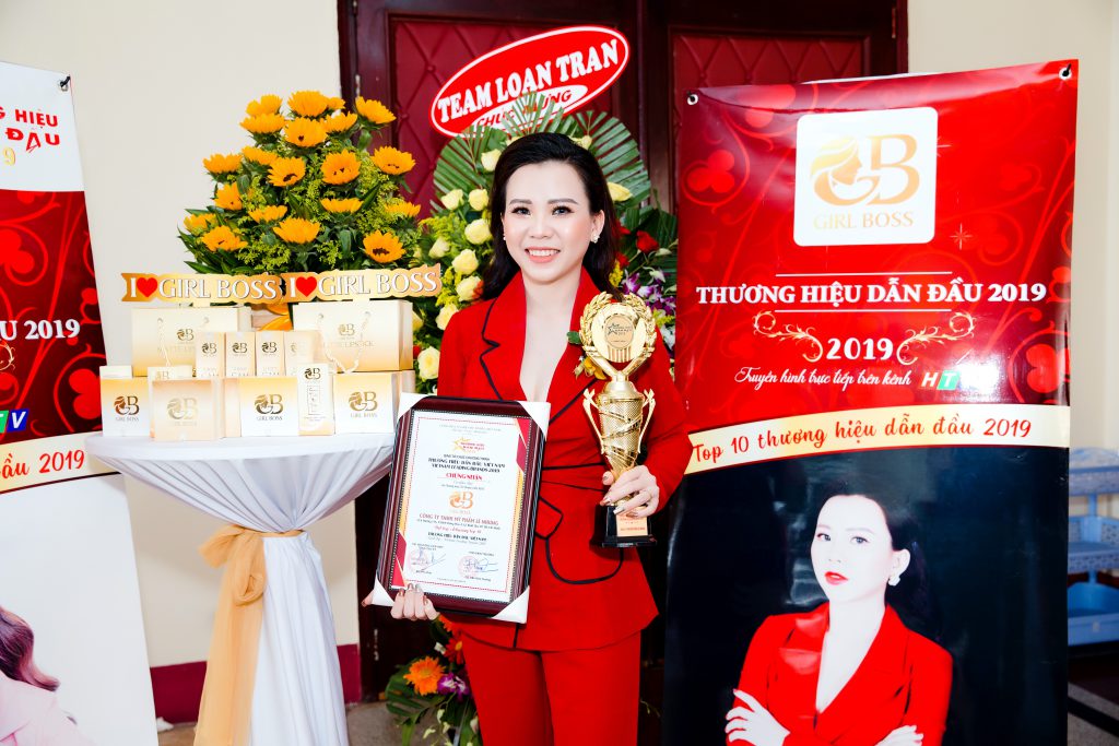 CEO của thương hiệu mỹ phẩm Girl Boss