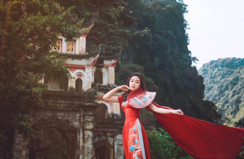 Vũ Trần Bảo Nguyên mang “Đại sứ Áo dài Việt Nam” đến đất Kinh Kỳ xưa