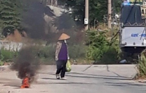 Giang hồ "khủng bố" bằng bom xăng trước nhà ca sĩ Cindy Trần