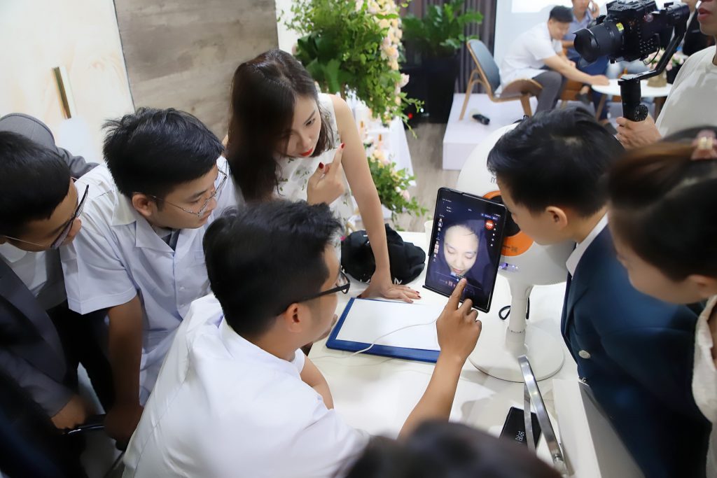 Sữa rửa mặt Beetox Rosalia chính thức ra mắt thị trường