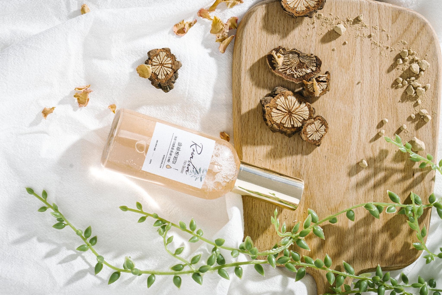 Sữa rửa mặt Beetox Rosalia