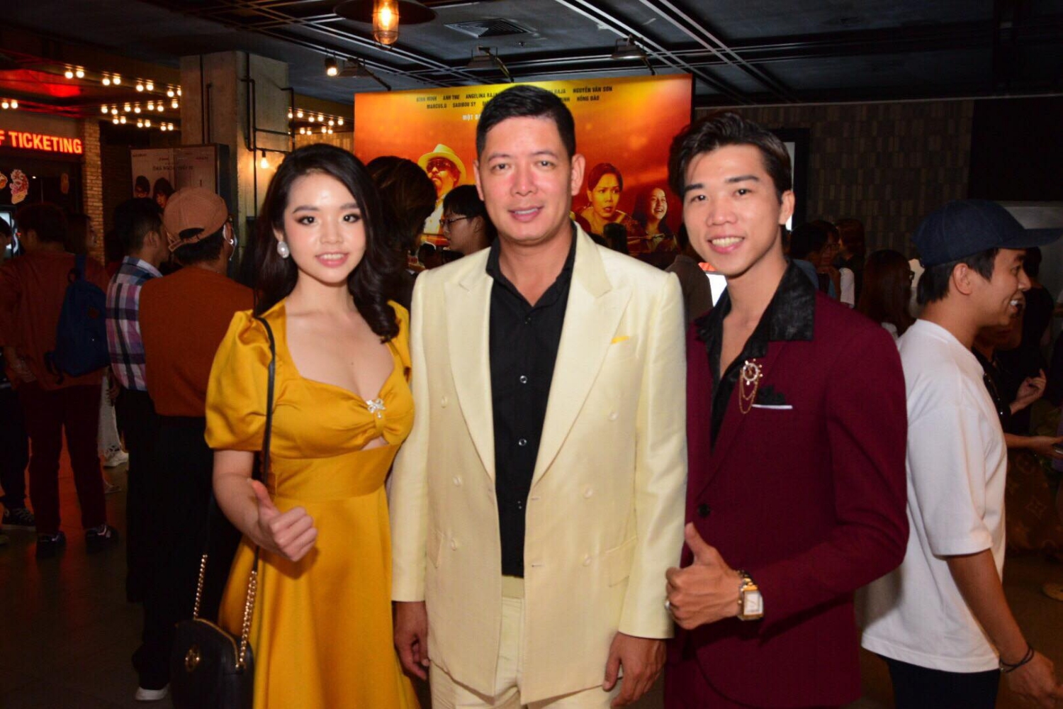 Hoa khôi Jenny Phan cùng với diễn viên Bình Minh và CEO Tony Phan