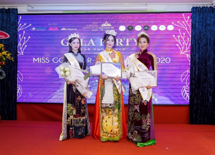 Quán quân Nguyễn Thi Thu Hà và 2 á quân