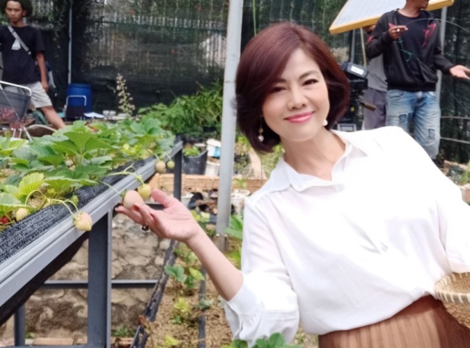 Ca sĩ Hồ Lệ Thu