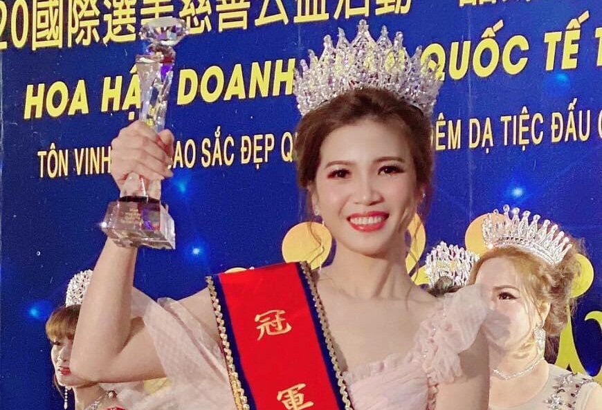 Châu Thị Mỹ đăng quang ngôi vị Nhất Quán quân Hoa hậu Doanh nhân Thế giới Taiwan 2020