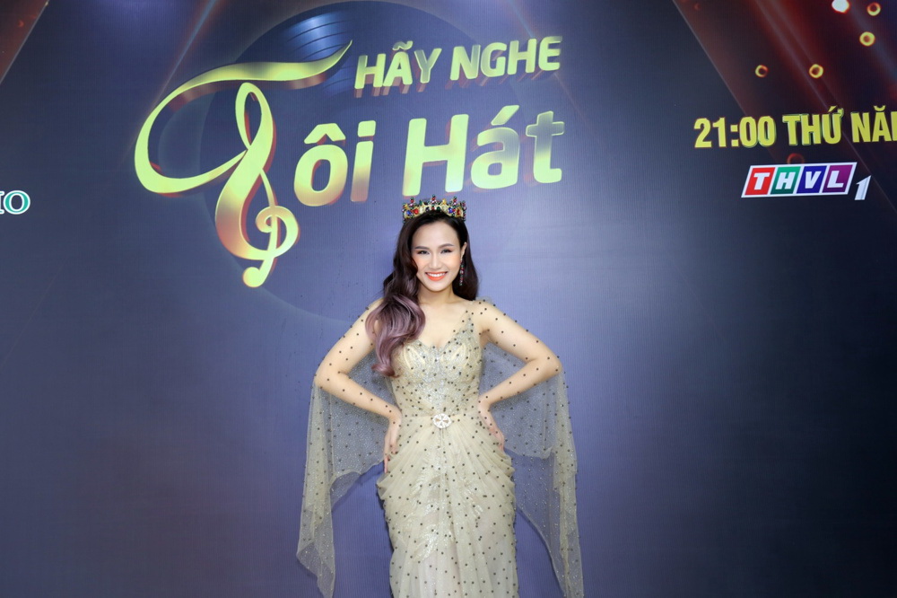 Như Thùy đang ngày càng khẳng định giọng hát của mình trong chương trình Hãy Nghe Tôi Hát