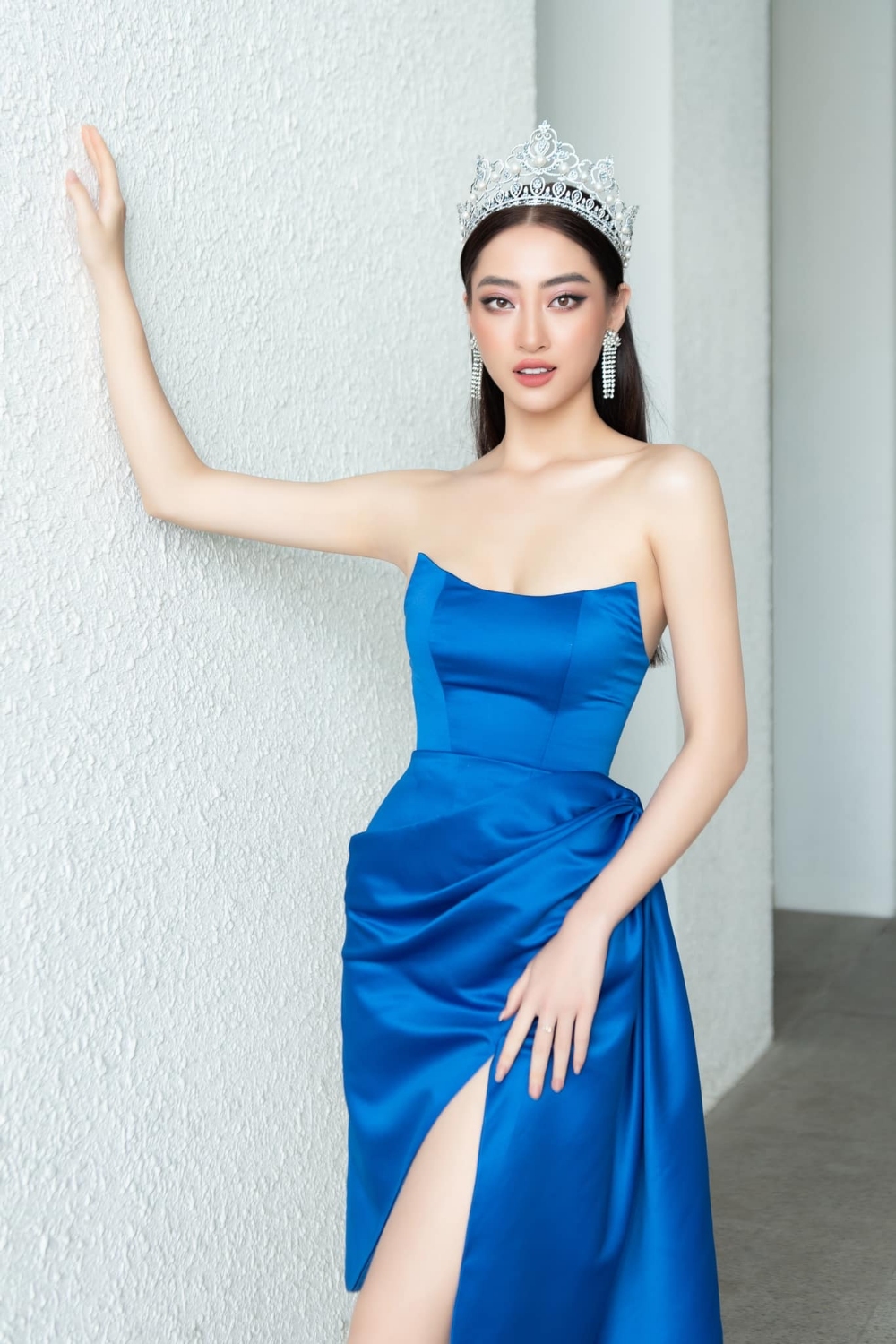 Dac Ngoc HH Luong Thuy Linh