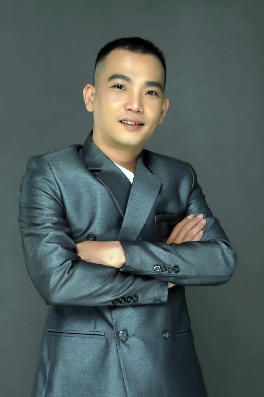 Chi Hoang 8