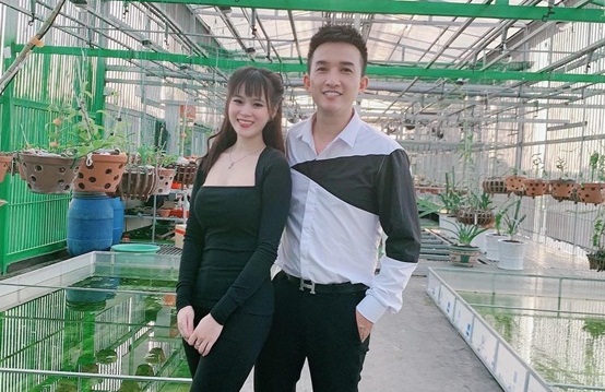 Vợ chồng Cao Tùng Huy - Lee Ha Na tại Vườn lan Chơn Thành