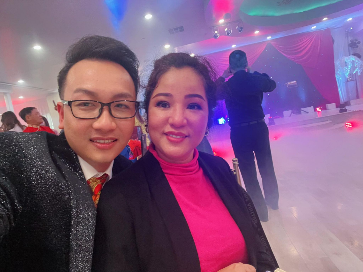 Doanh nhân Đỗ Hoàng Khanh và danh hài Thúy Nga cùng dự sự kiện Kangen tại Mỹ