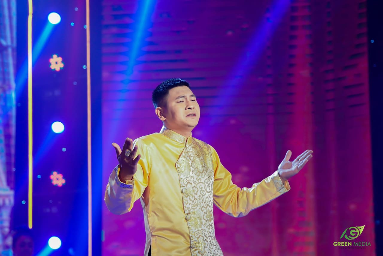 Ca sĩ Trung Nguyên