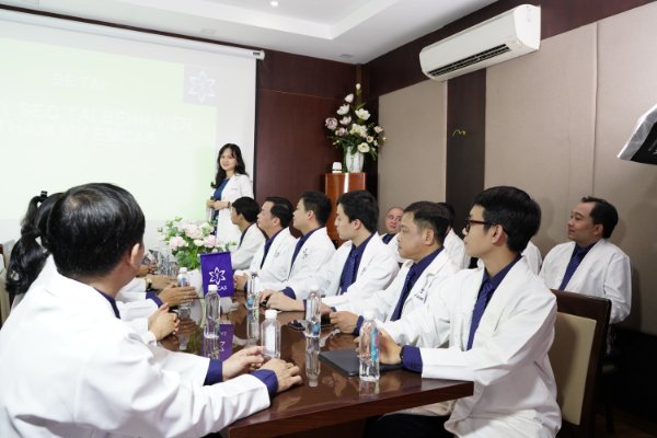 Đội ngũ y bác sĩ Bệnh viện thẩm mỹ EMCAS