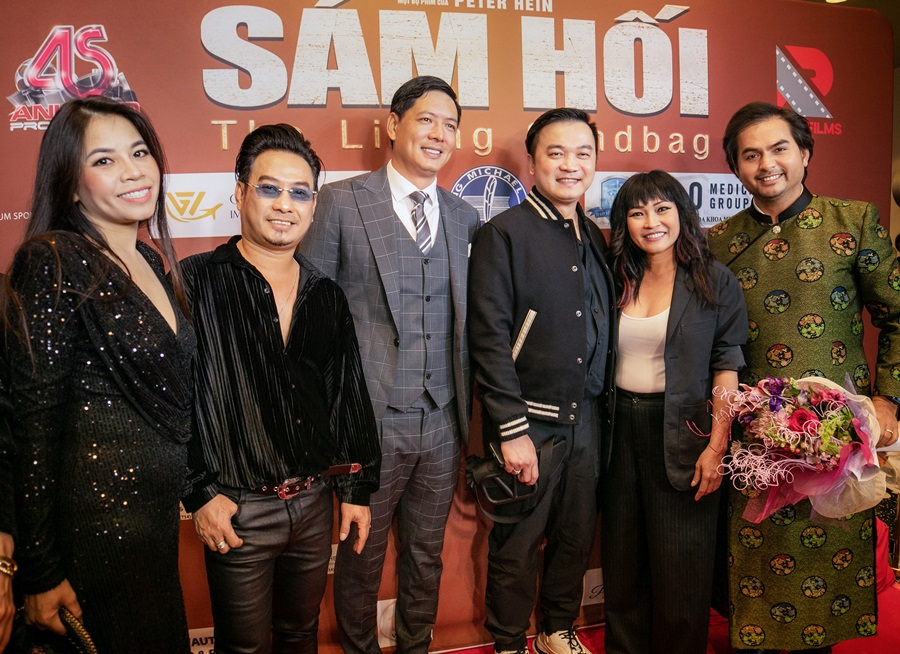 Nhiều nghệ sĩ trong nước và hải ngoại đến ủng hộ buổi chiếu ra mắt phim Sám hối