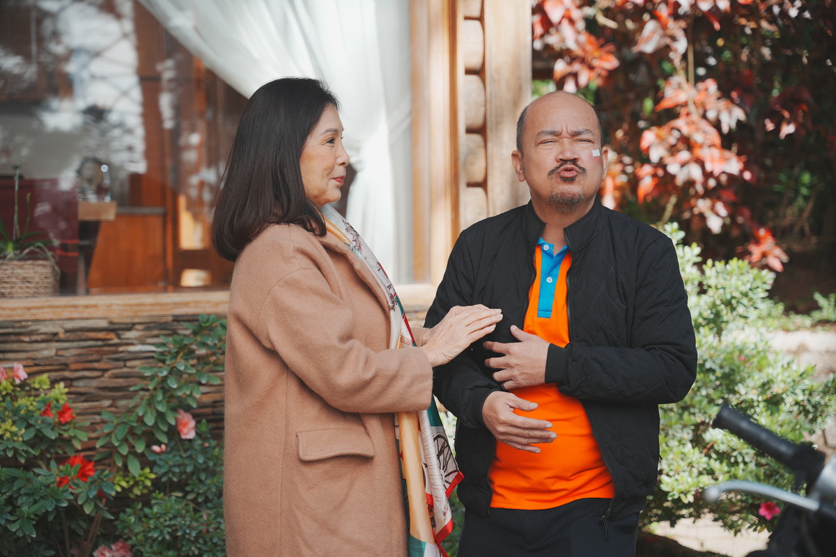 2 nghệ sĩ Kim Xuân và Hoàng Sơn trong "Đây là ông già của tao"