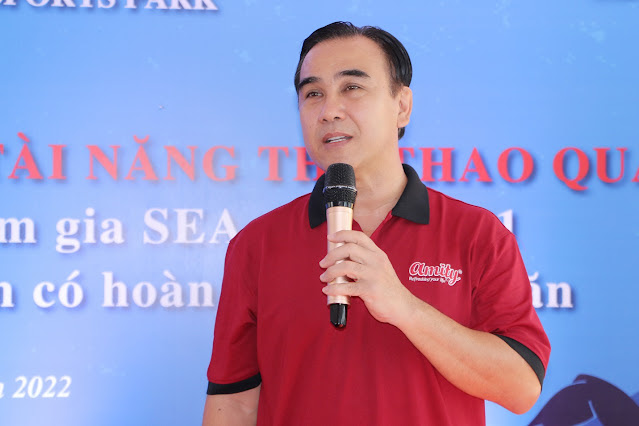 Nghệ sĩ Quyền Linh phát biểu tại buổi lễ