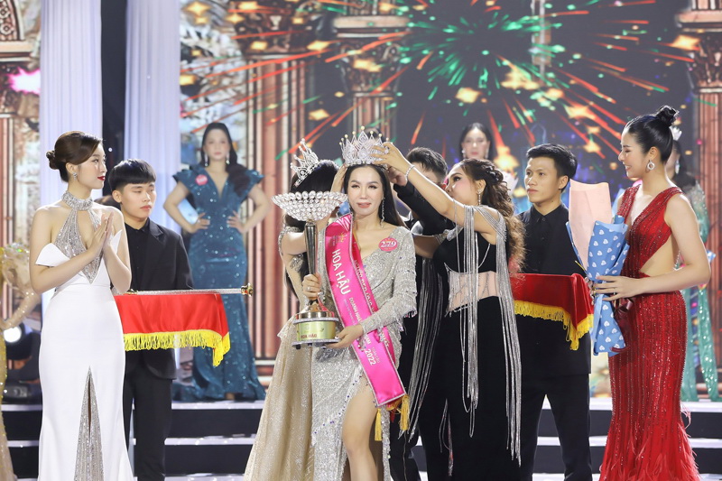 Phút đăng quang của Tân Hoa hậu Doanh nhân Việt Nam Toàn cầu 2022 Võ Thị Ngọc Giàu