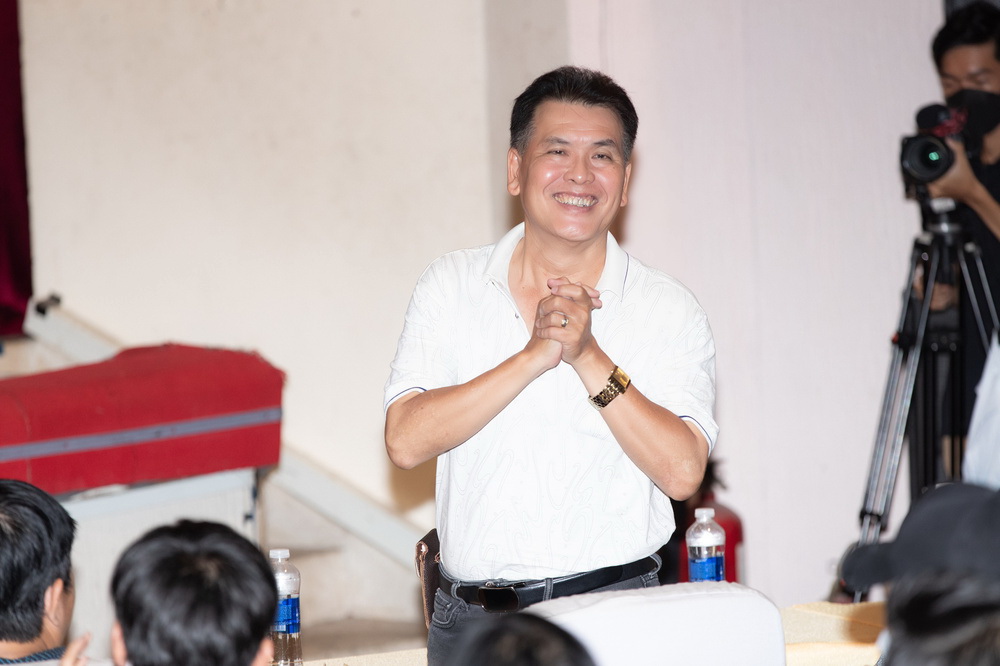 Kich Hong Van 8