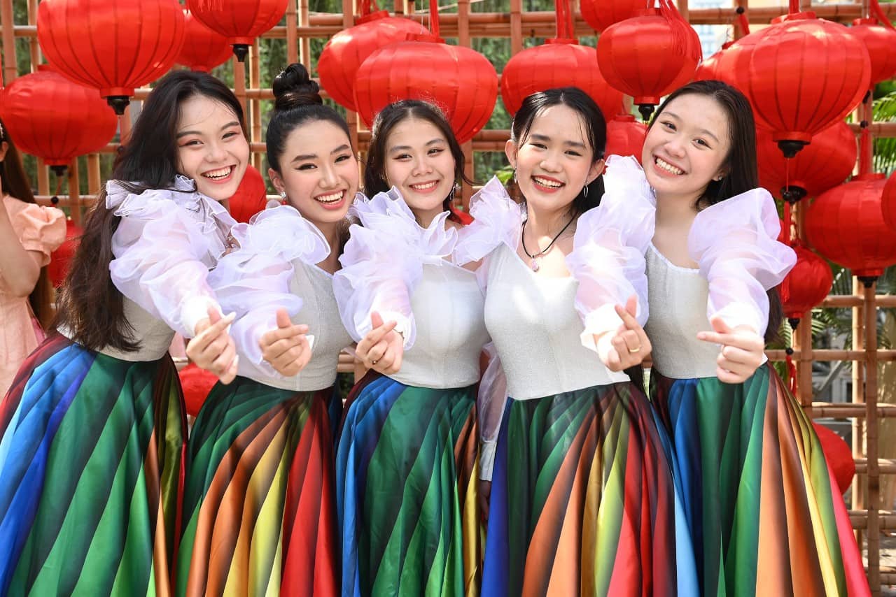 Nhom Hoa Huong Duong