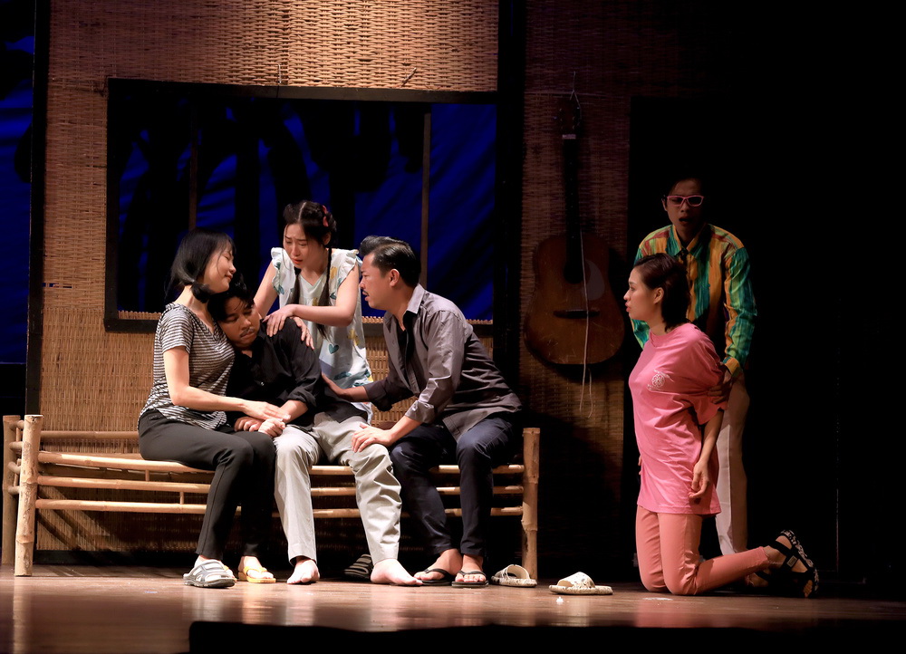 Hoang Thy Cảnh cuối với sự hy sinh của người cha