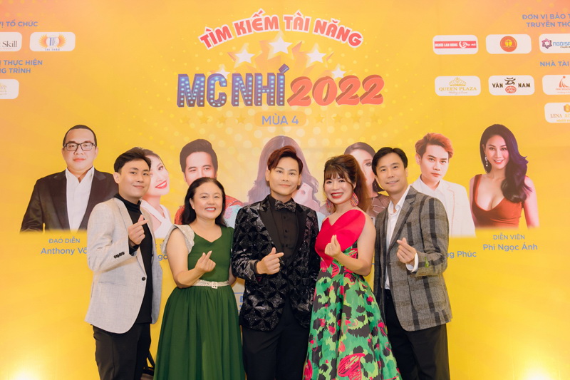 MC Nhi 1