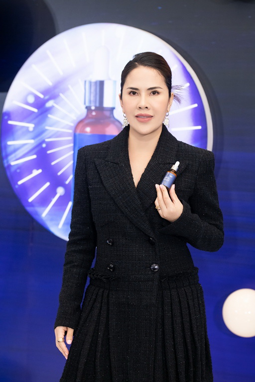 CEO Thuy Phan 4