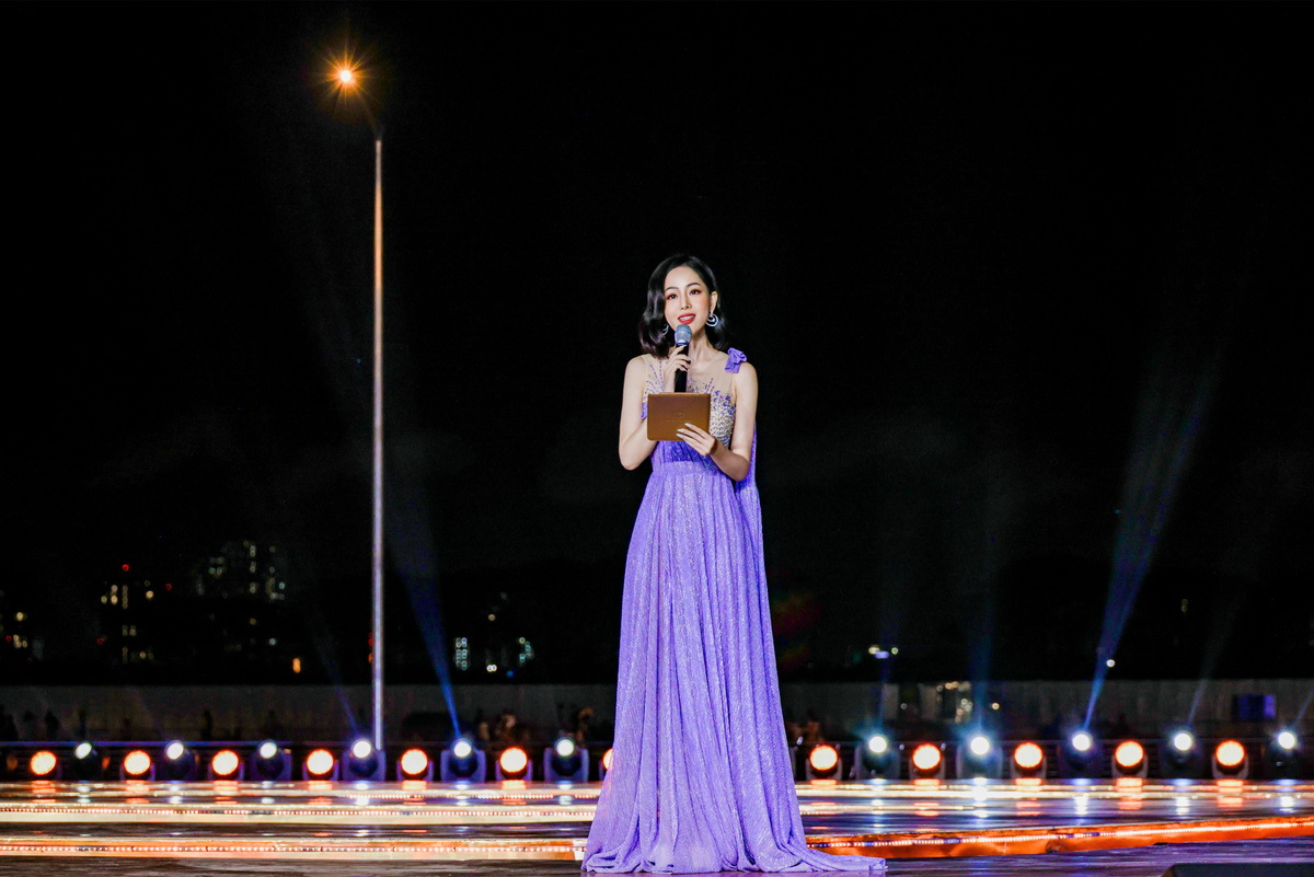 MC Lê Đình Minh Ngọc vinh dự làm MC chương trình nhạc nước lớn nhất Đông Nam Á