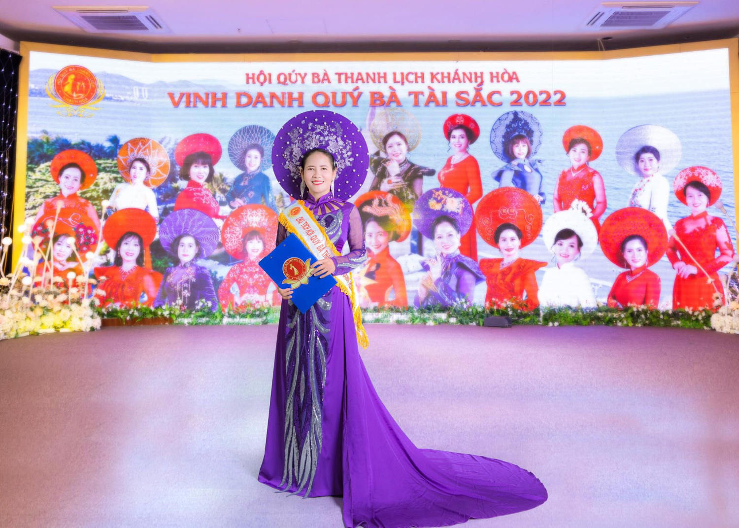 Chi Quyen 2