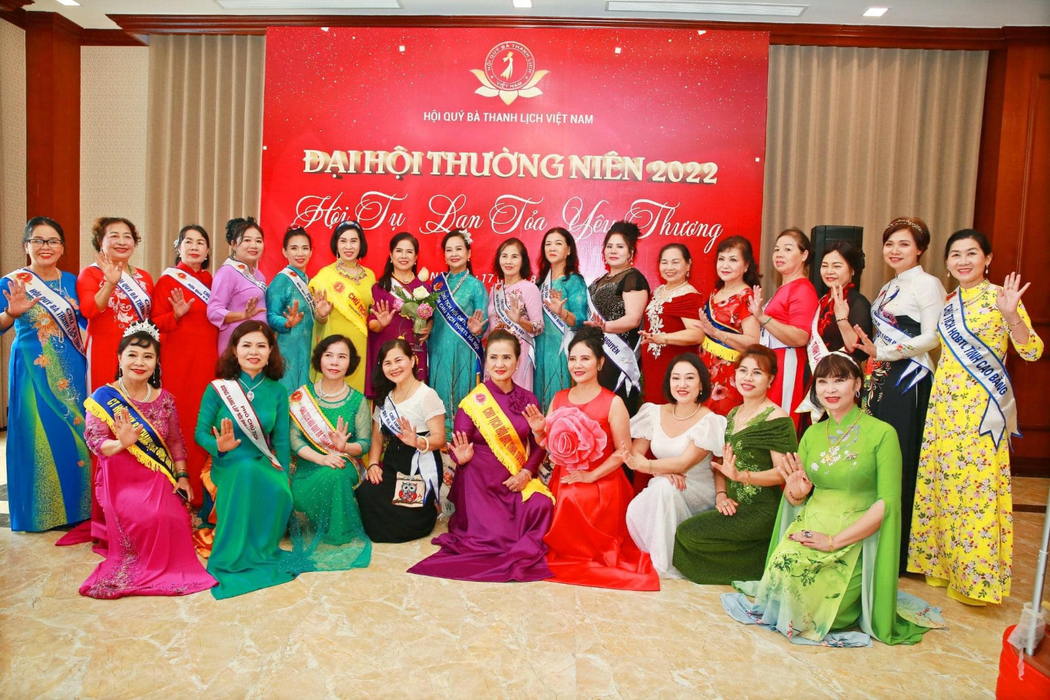 Chi Quyen 25