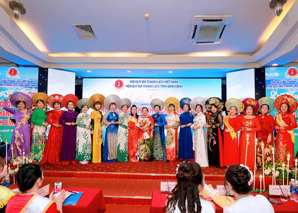 Chi Quyen 27