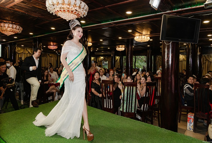 Tân Hoa hậu Toàn năng châu Á Phương Triều