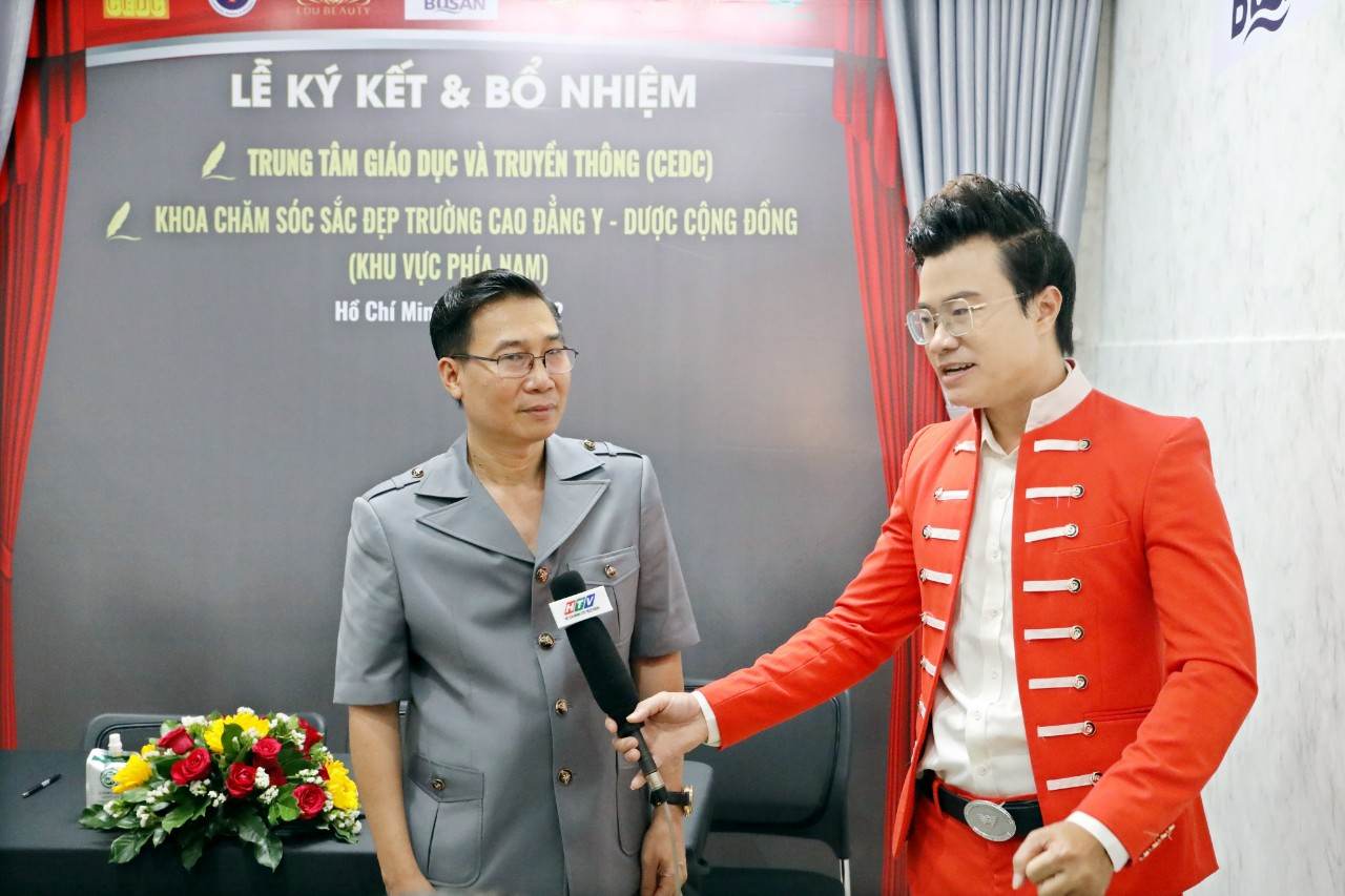 MC Sa Khang 10
