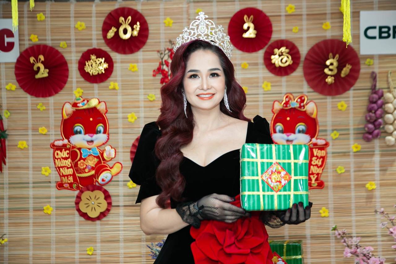 Hoa hậu Angel Ngọc Linh trong bộ ảnh đón xuân mới
