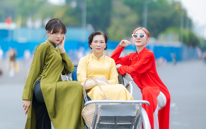 Quay về với gia đình mỗi dịp xuân đến là truyền thống mà Dj T-Tina luôn gìn giữ
