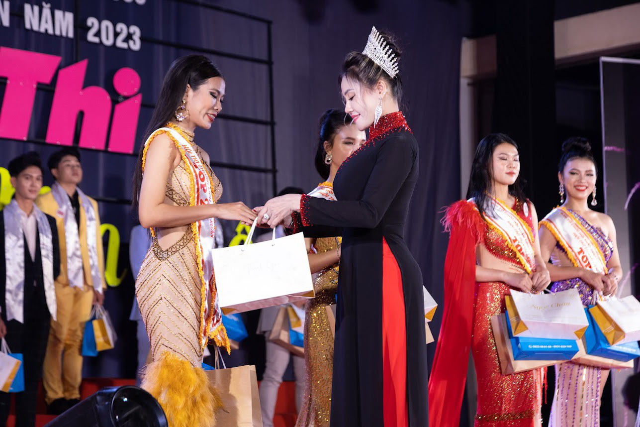 HH Ngoc Chau 9